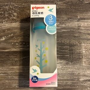 NWT Pigeon 240ml Glass Bottle